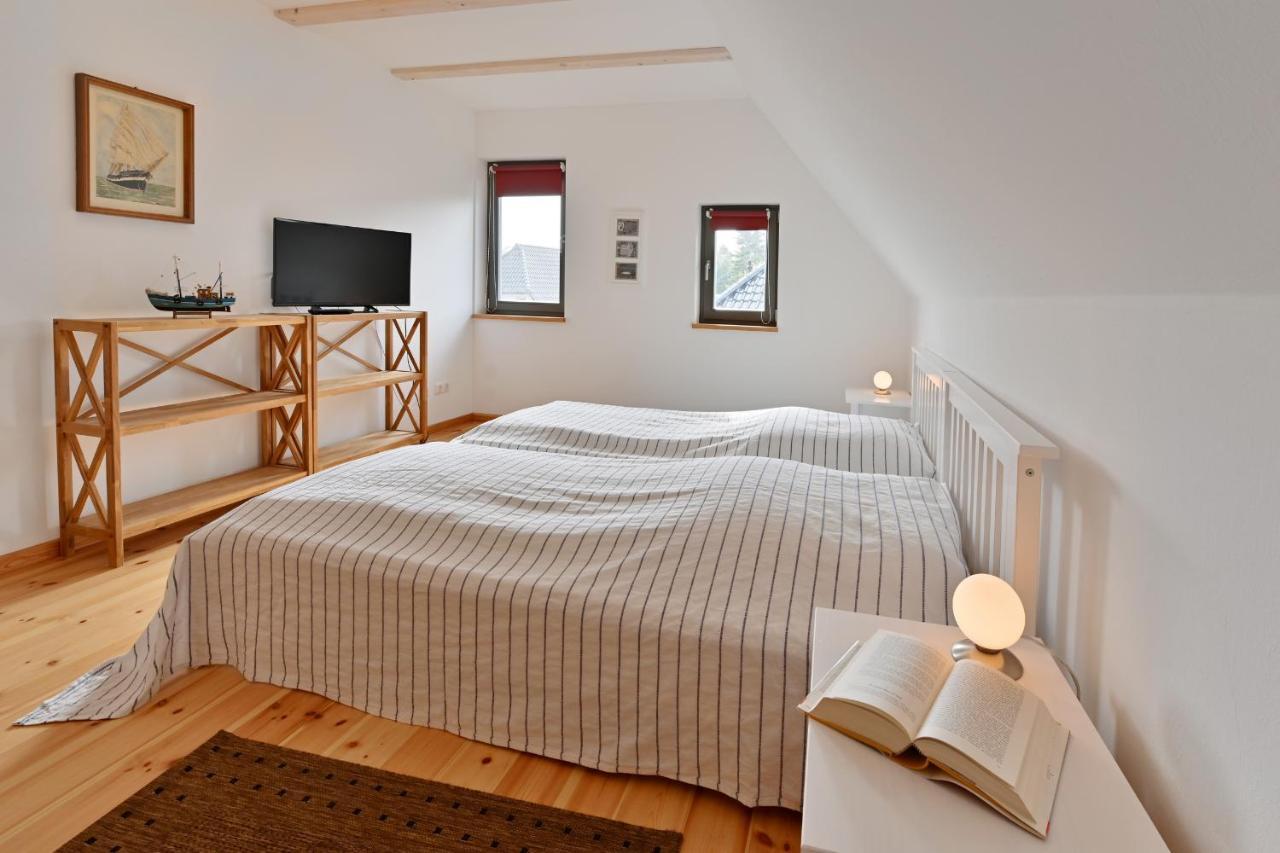 Villa Reetdachhaus "Treibholz" à Wiek auf Rügen Extérieur photo